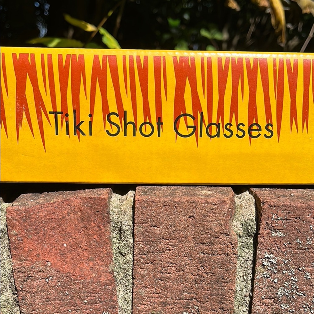 TIKI SHOTGLASS 4 PIECE SET CERAMIC NEW IN BOX - Picture 2 of 7